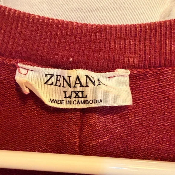 Zenana Outfitters Red Sweatshirt - Picture 3 of 5
